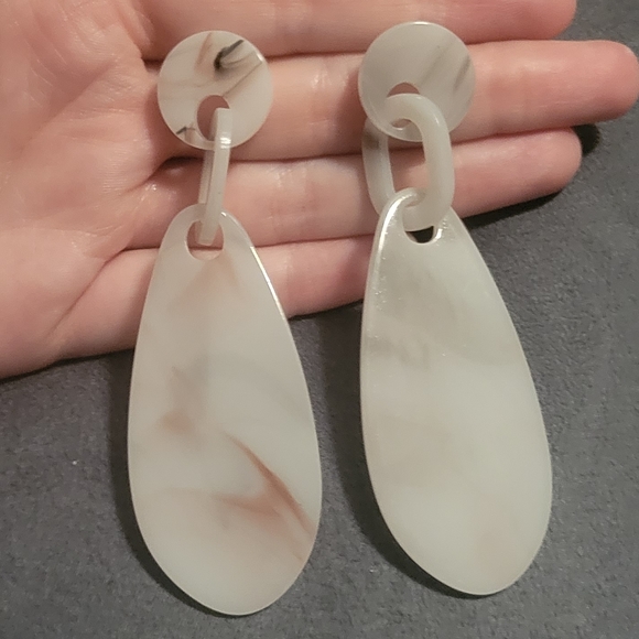 White Geometric Hanging Earrings 🍇 - Picture 1 of 2